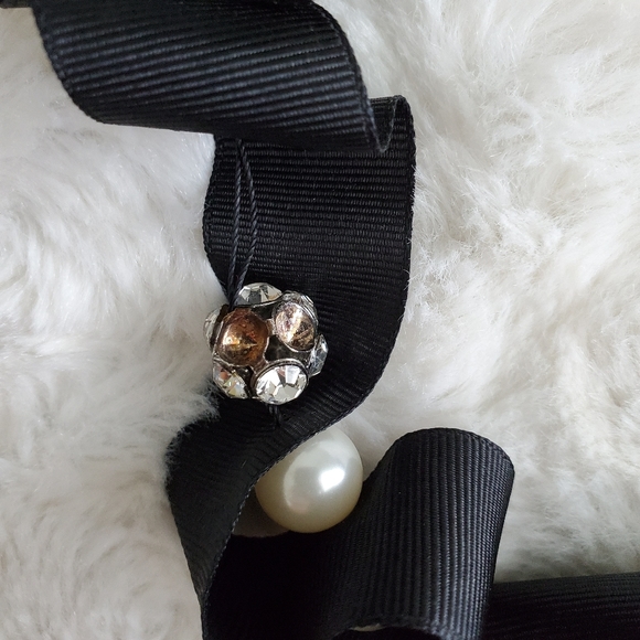 Betsey Johnson Faux Pearl Black Ribbon Necklace - Picture 4 of 9